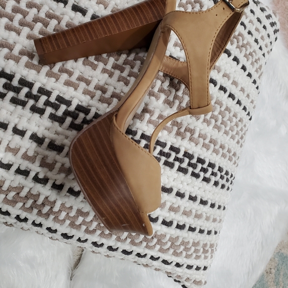 High heels - Picture 5 of 11